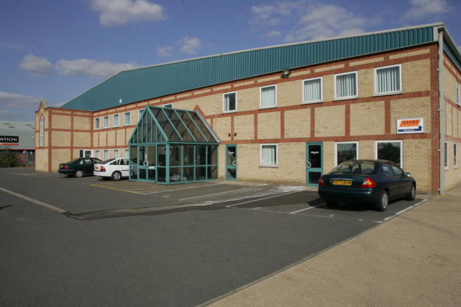 54486_PinnacleHouseBusinessCent_IMG_00_0000_max_656x437